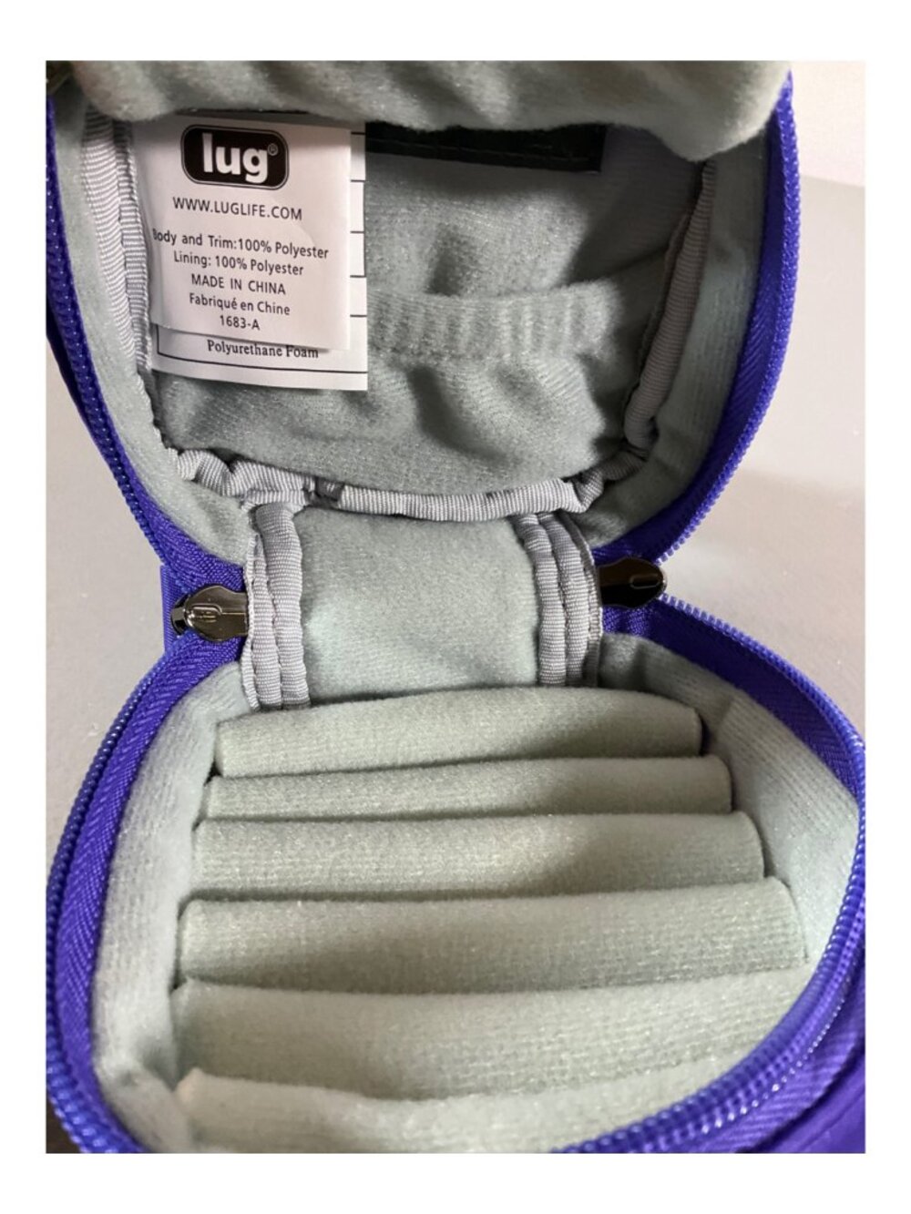 Lug Swizzle Mini Jewelry Case in Metallic Black with Removable Pouch and Soft-Li - Picture 3 of 6
